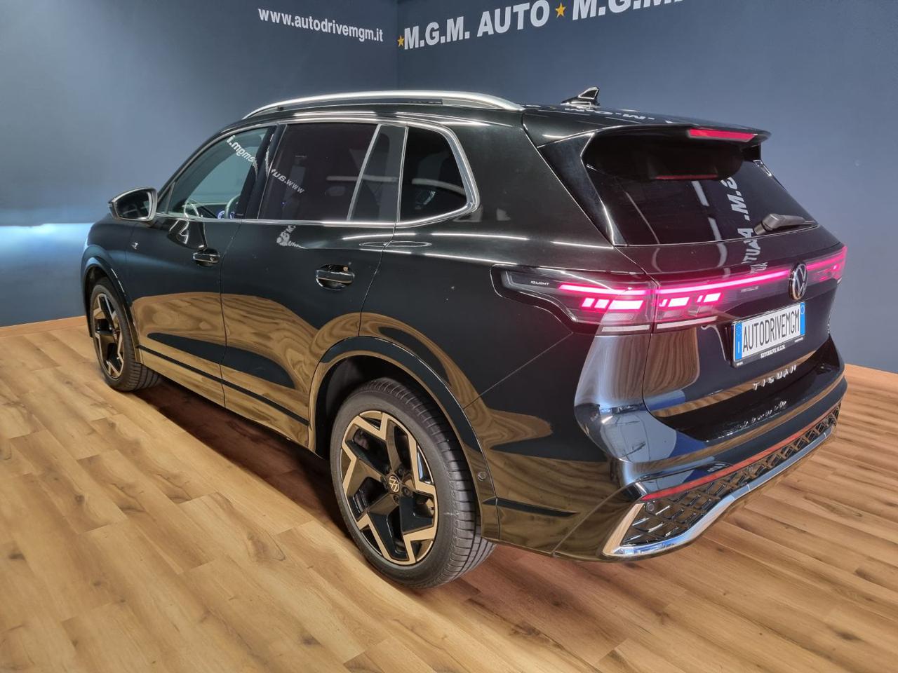 VOLKSWAGEN Tiguan 2.0 TDI 150 CV DSG R-Line - 21