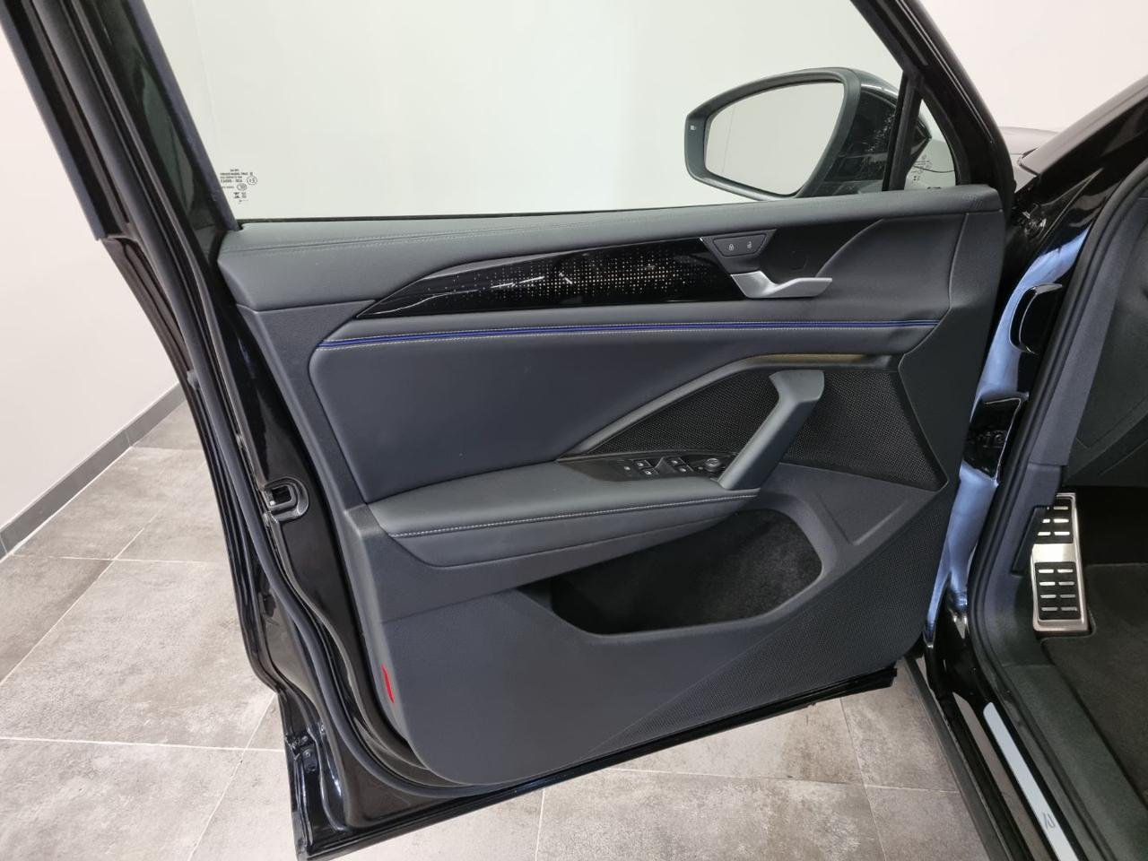 VOLKSWAGEN Tiguan 2.0 TDI 150 CV DSG R-Line - 22