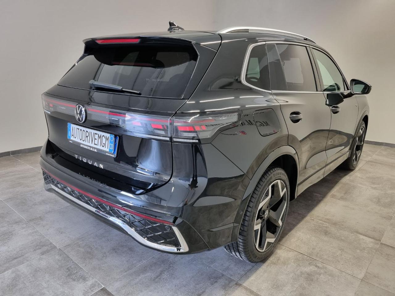 VOLKSWAGEN Tiguan 2.0 TDI 150 CV DSG R-Line - 21