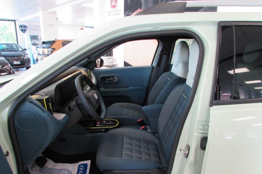 FIAT Grande Panda 1.2 Hybrid 110 CV S&S La Prima - 6