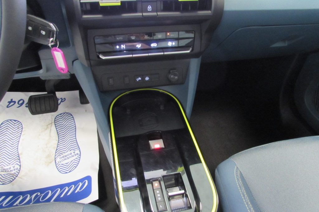 FIAT Grande Panda 1.2 Hybrid 110 CV S&S La Prima - 11