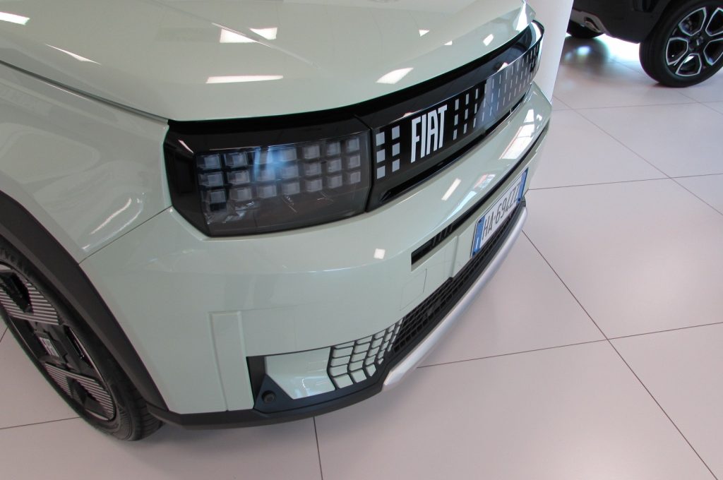 FIAT Grande Panda 1.2 Hybrid 110 CV S&S La Prima - 16