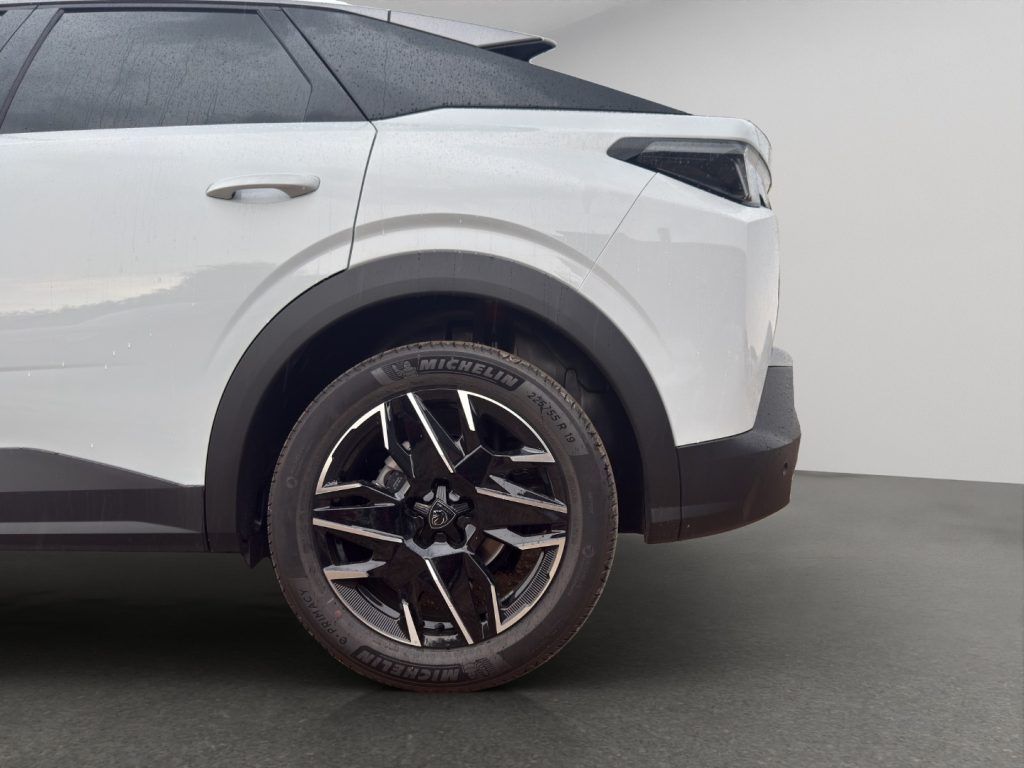 PEUGEOT 3008 Hybrid 136 e-DCS6 GT - 24