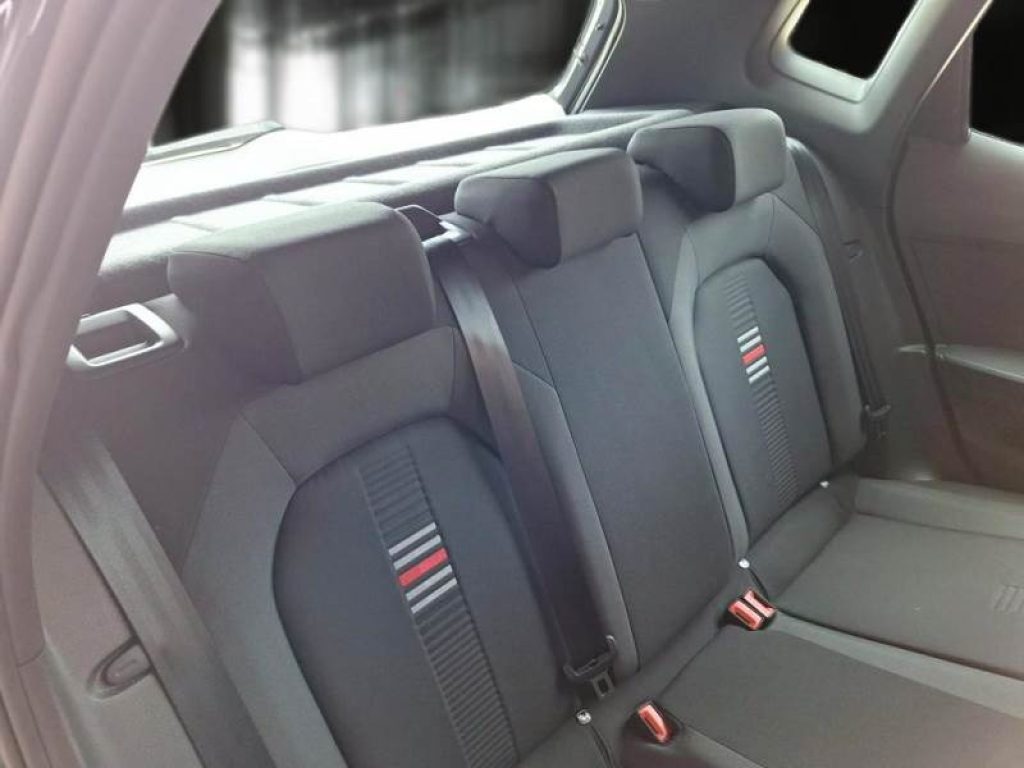 SEAT Arona 1.0 TGI FR - 9