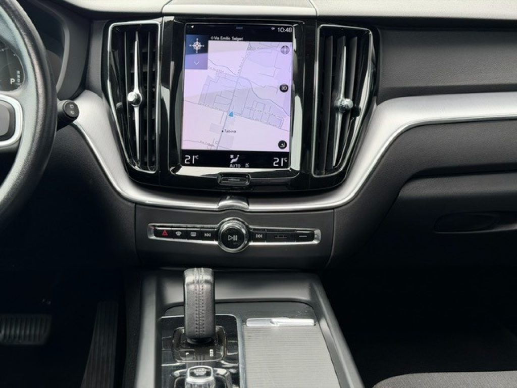 Clicca per ingrandire XC60 - B4 (d)Geartronic Momentum Pro/TETTO APRIBILE