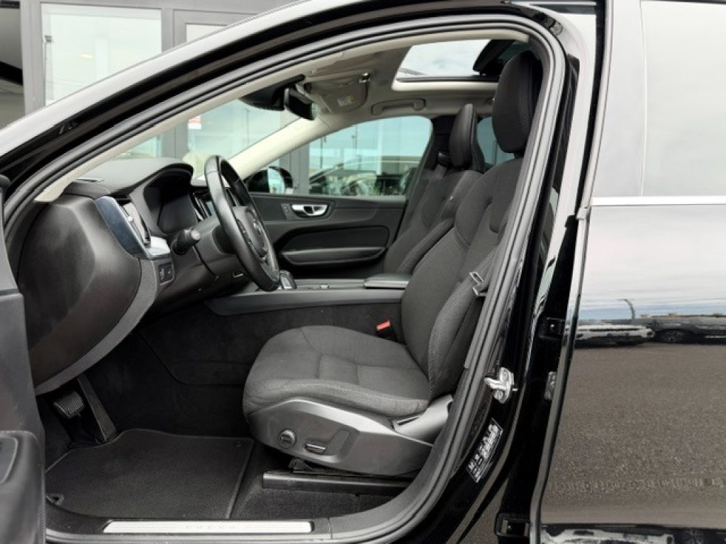 Clicca per ingrandire XC60 - B4 (d)Geartronic Momentum Pro/TETTO APRIBILE