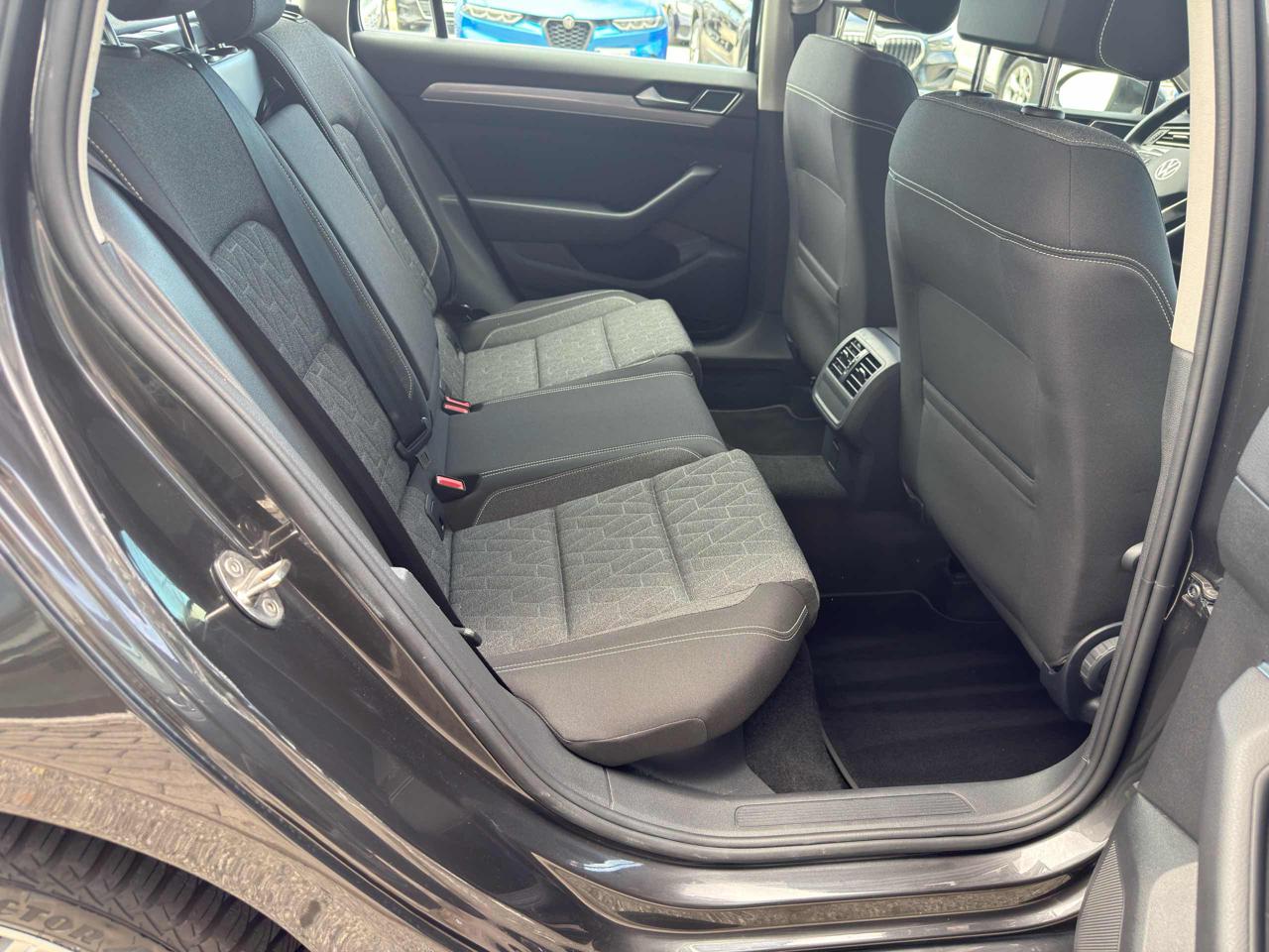 Clicca per ingrandire Passat Variant - 2.0 TDI SCR 122 CV EVO DSG Business