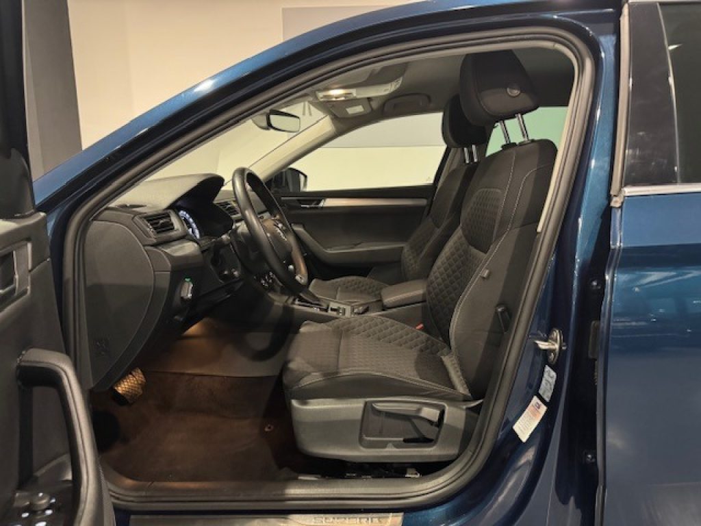 Clicca per ingrandire Superb - 2.0 TDI EVO 150 CV SCR DSG Wagon Executive