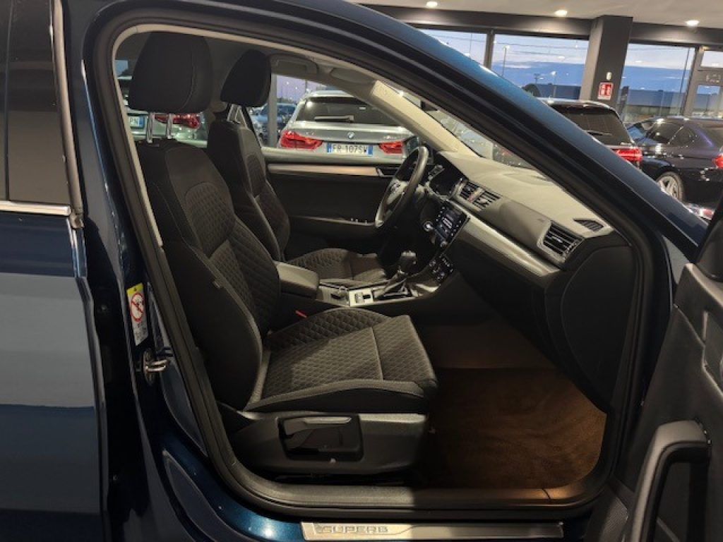 Clicca per ingrandire Superb - 2.0 TDI EVO 150 CV SCR DSG Wagon Executive