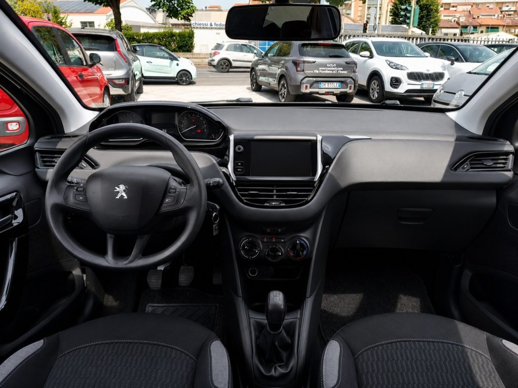 PEUGEOT 208 1° serie PureTech 82 5 porte Allure Unico Propr. - 9