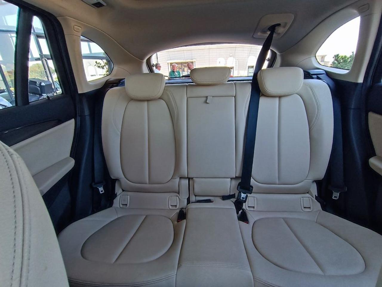BMW X1 sDrive18d xLine - 3