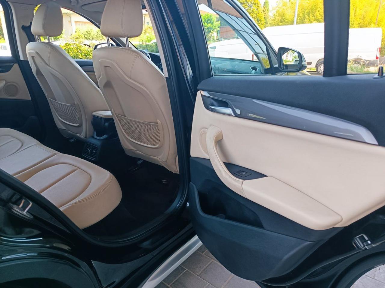 BMW X1 sDrive18d xLine - 11