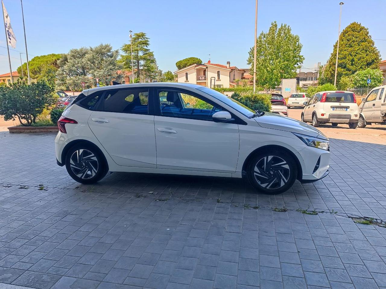 HYUNDAI i20 1.2 MPI GPL Connectline - 24