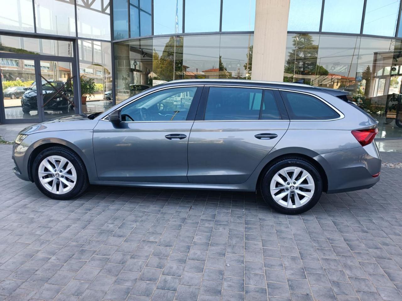SKODA Octavia 2.0 TDI EVO SCR 150 CV DSG Wagon Style - 9