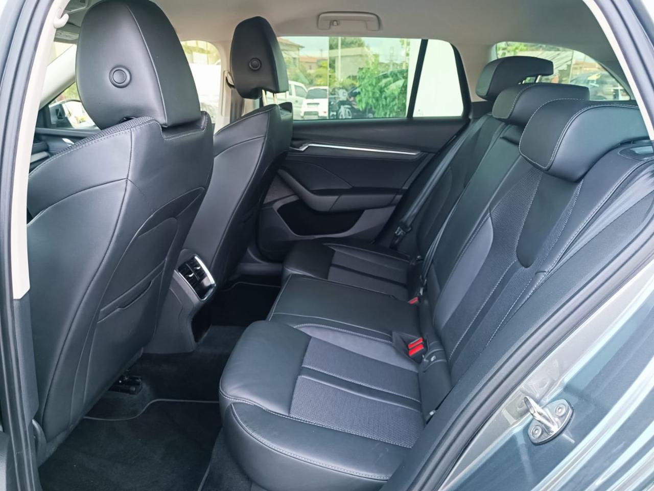 SKODA Octavia 2.0 TDI EVO SCR 150 CV DSG Wagon Style - 23
