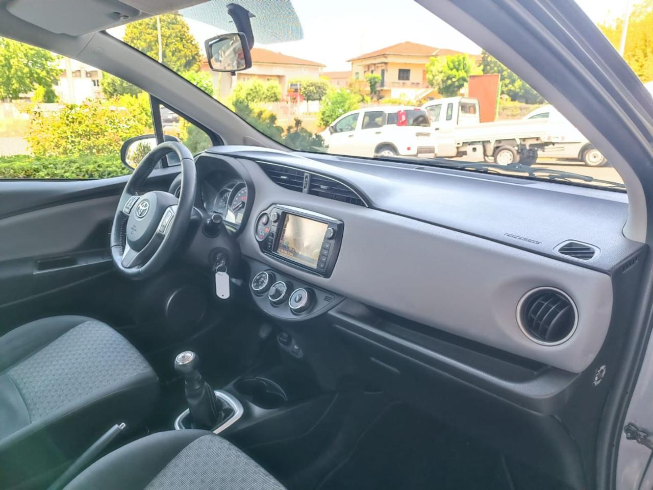 TOYOTA Yaris 1.0 5 porte Active - 12