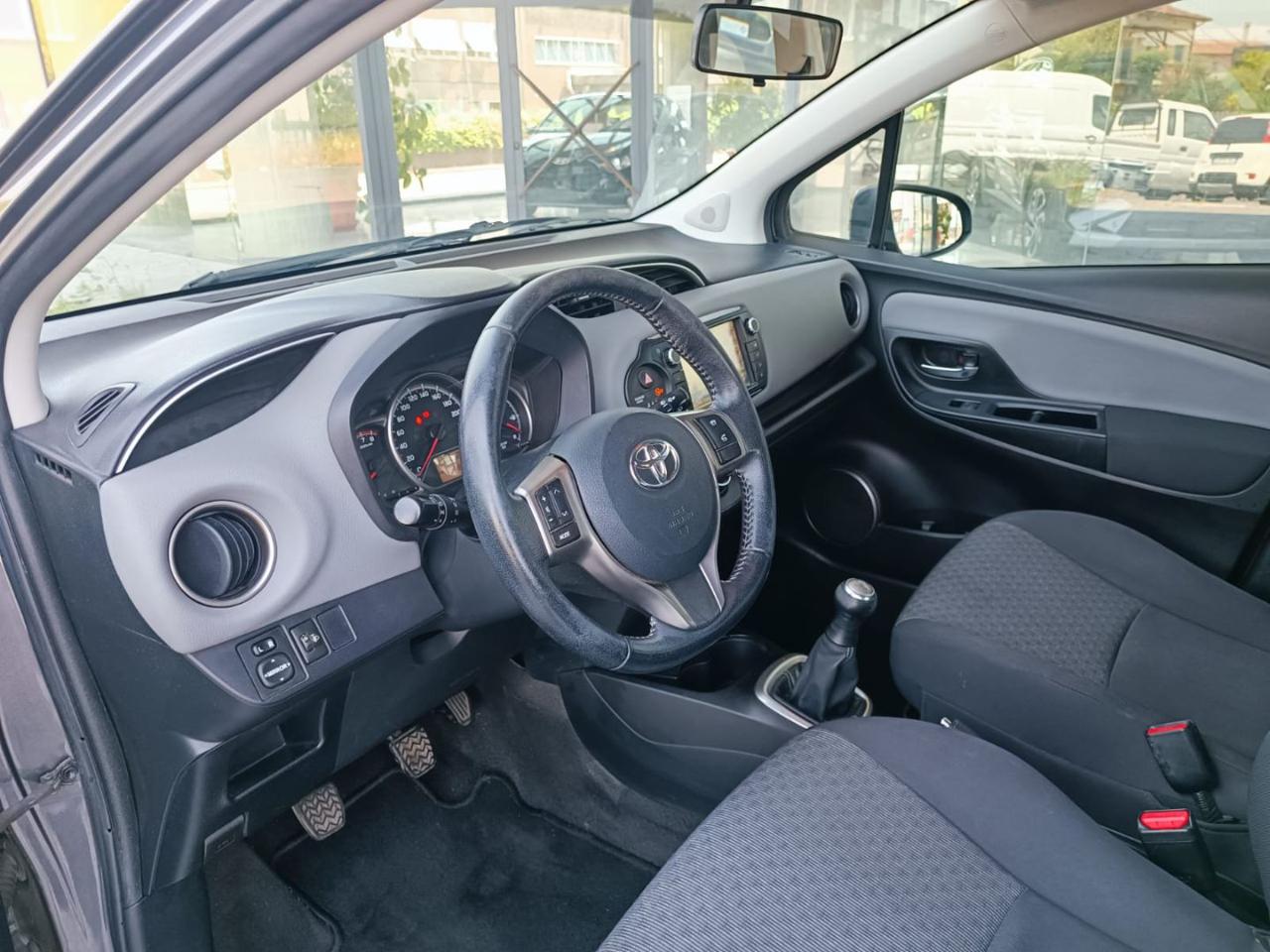 TOYOTA Yaris 1.0 5 porte Active - 20