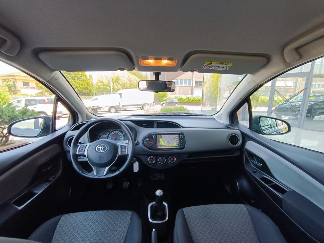TOYOTA Yaris 1.0 5 porte Active - 16