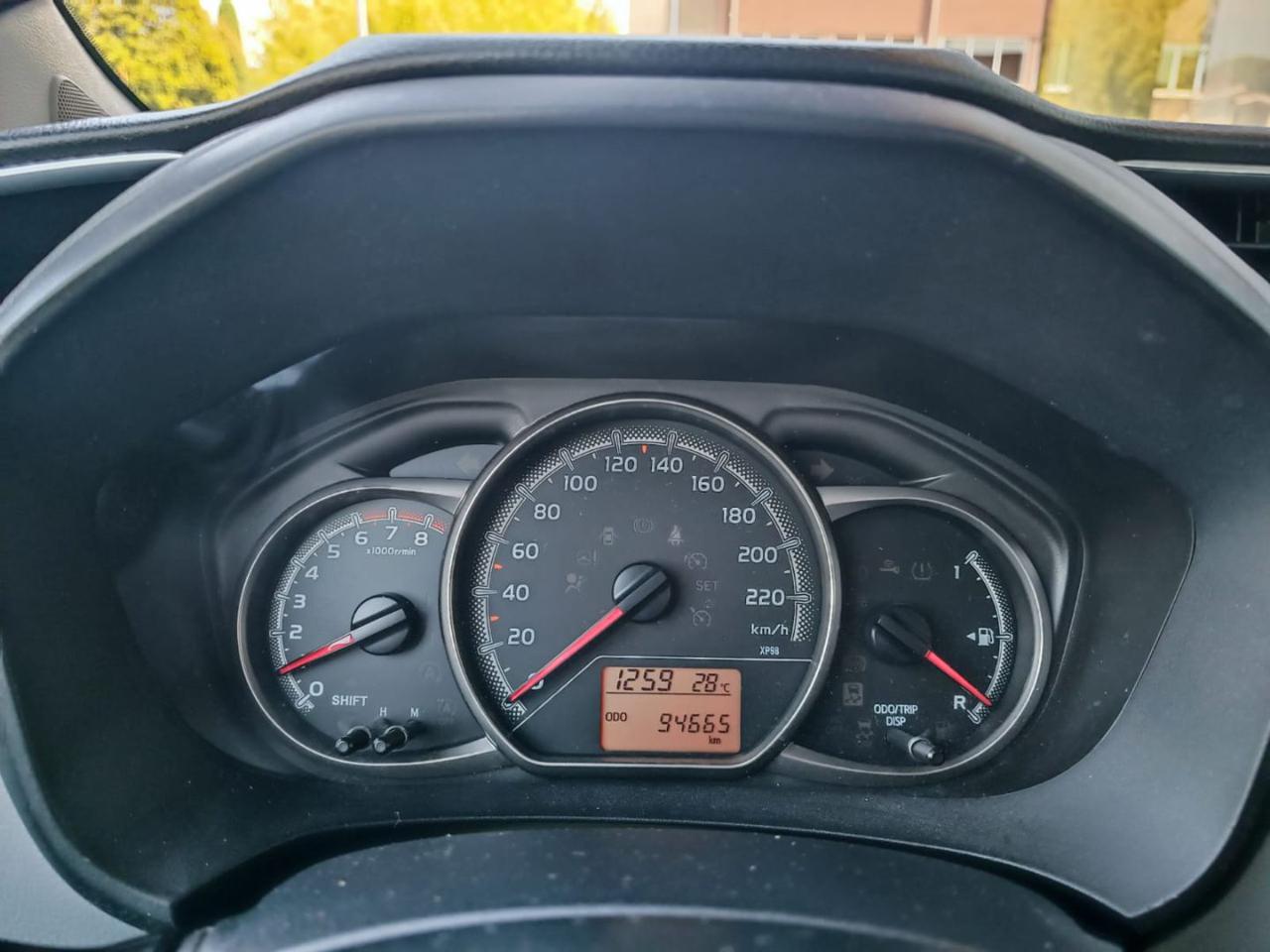 TOYOTA Yaris 1.0 5 porte Active - 23