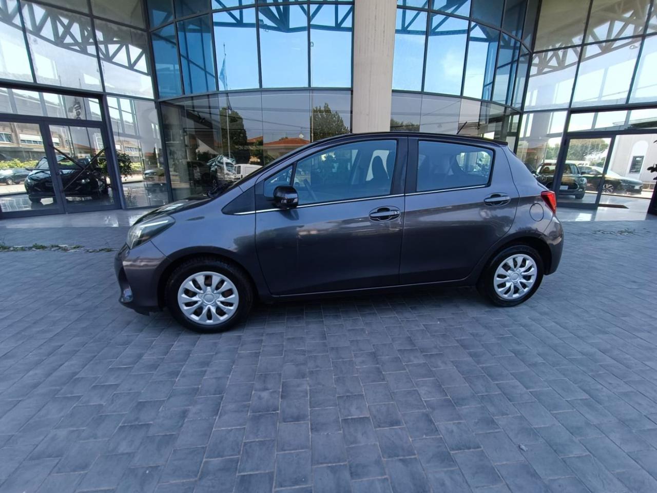 TOYOTA Yaris 1.0 5 porte Active - 5