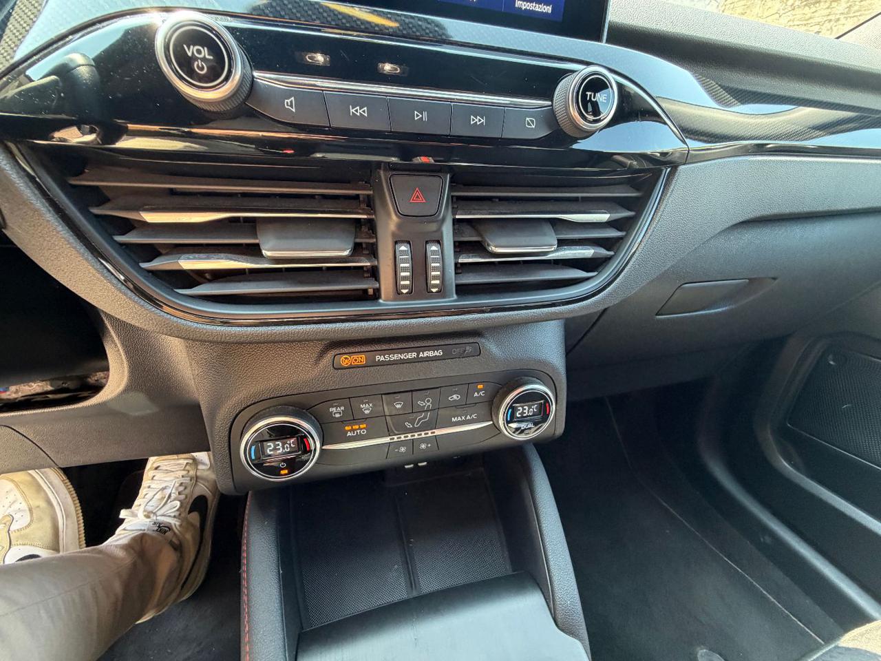 FORD Kuga 2.5 Full Hybrid 190 CV CVT 2WD ST-Line - 17