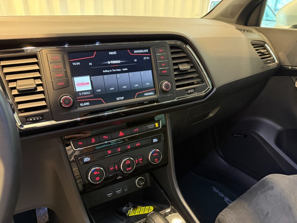 SEAT Ateca 2.0 TDI 4DRIVE DSG XCELLENCE 360° Pano Park Assist - 17