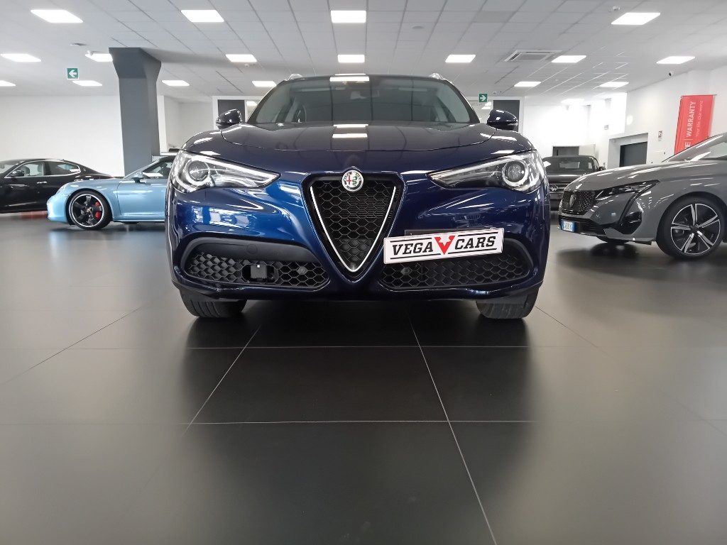 Clicca per ingrandire Stelvio - 2.2 Turbodiesel 160 CV AT8 Business