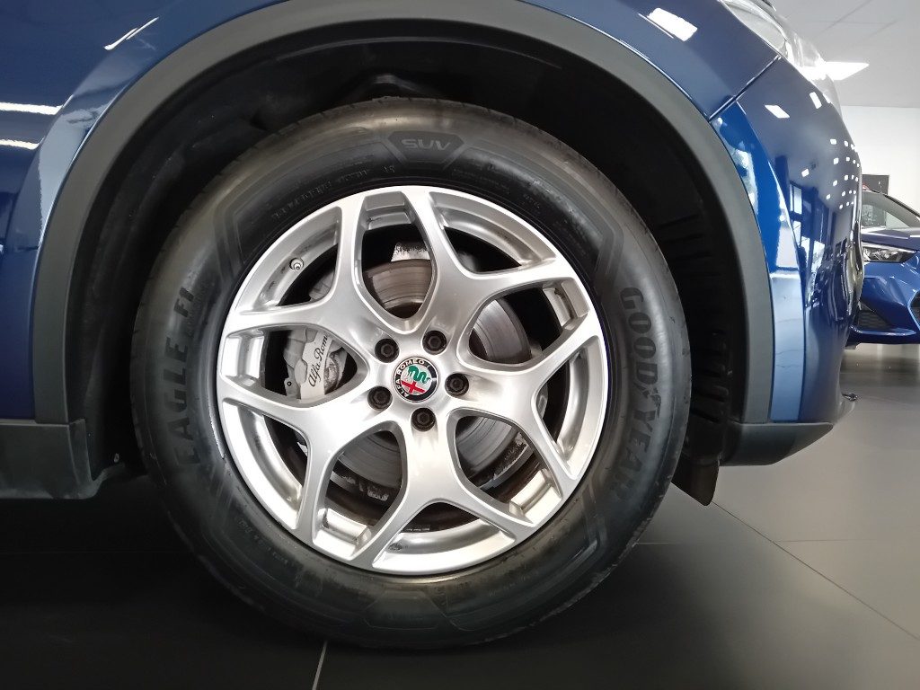 Clicca per ingrandire Stelvio - 2.2 Turbodiesel 160 CV AT8 Business