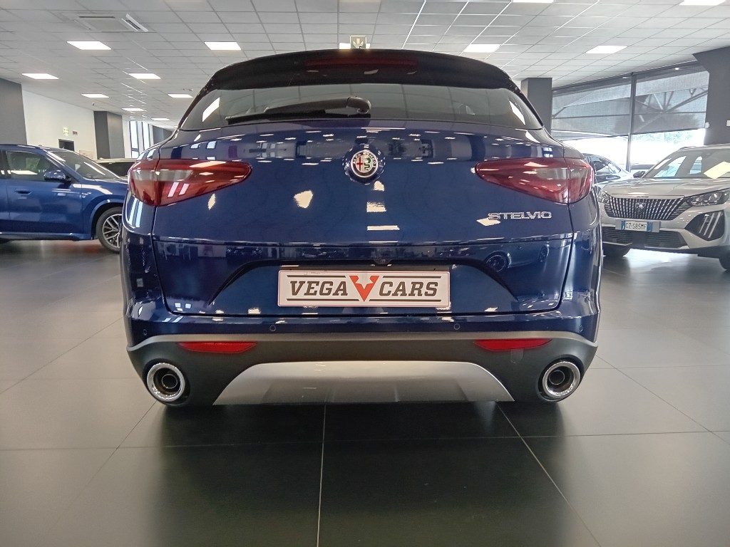 Clicca per ingrandire Stelvio - 2.2 Turbodiesel 160 CV AT8 Business