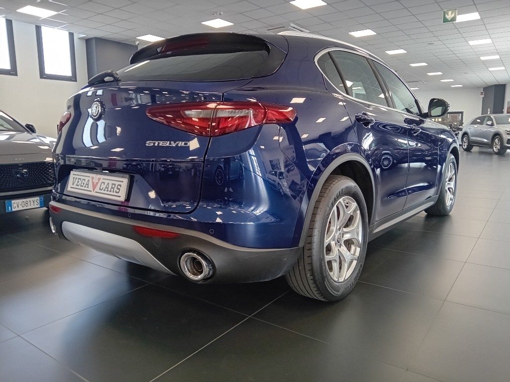 Clicca per ingrandire Stelvio - 2.2 Turbodiesel 160 CV AT8 Business