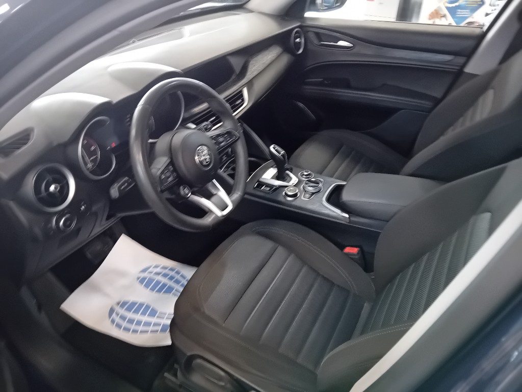 Clicca per ingrandire Stelvio - 2.2 Turbodiesel 160 CV AT8 Business
