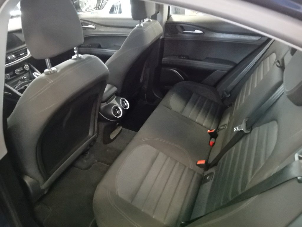 Clicca per ingrandire Stelvio - 2.2 Turbodiesel 160 CV AT8 Business