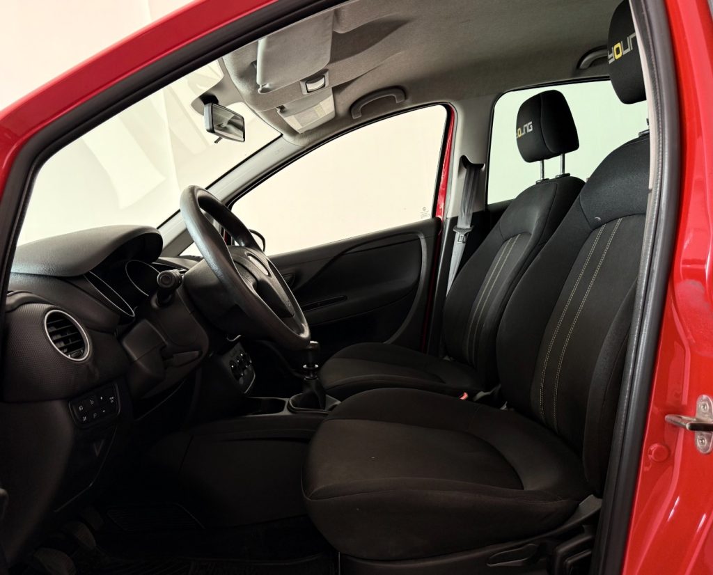 FIAT Punto 1.2 8V 5 porte Lounge - 4
