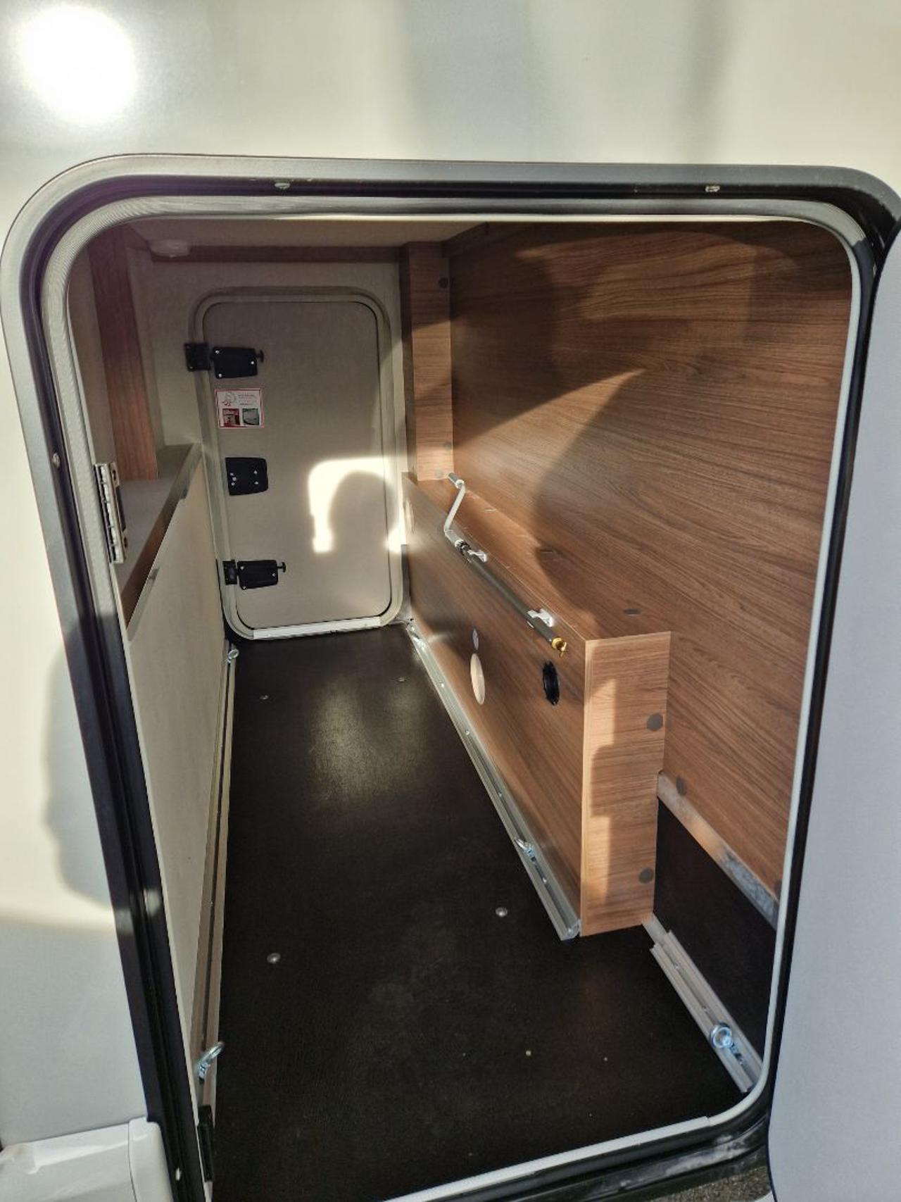 TOURER VAN 500 MQ 2025 3 posti -VW T6 CAMBIOAUTOM