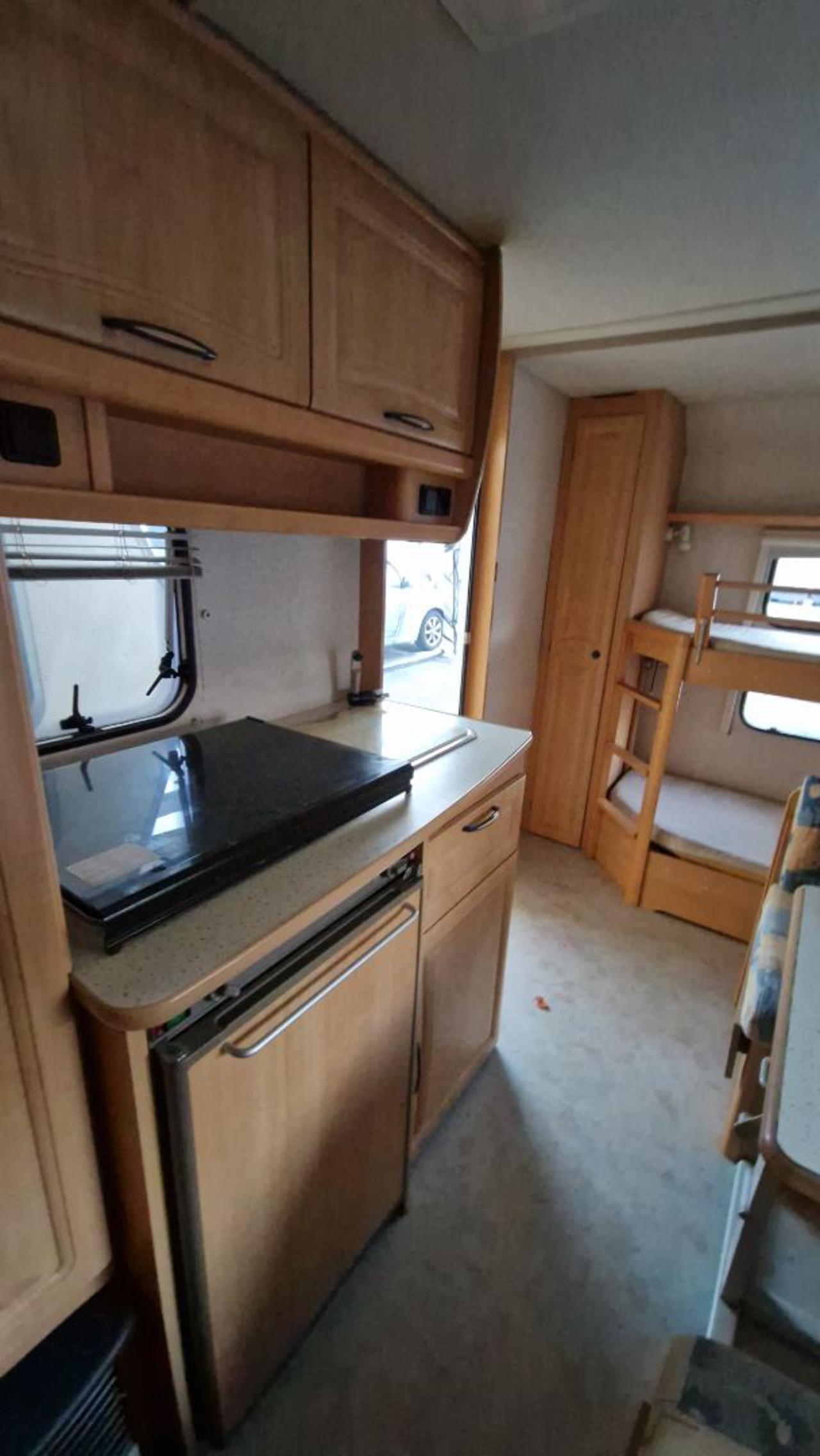 540  caravan usata FAMIGLIARE  6 p  largh 2.5