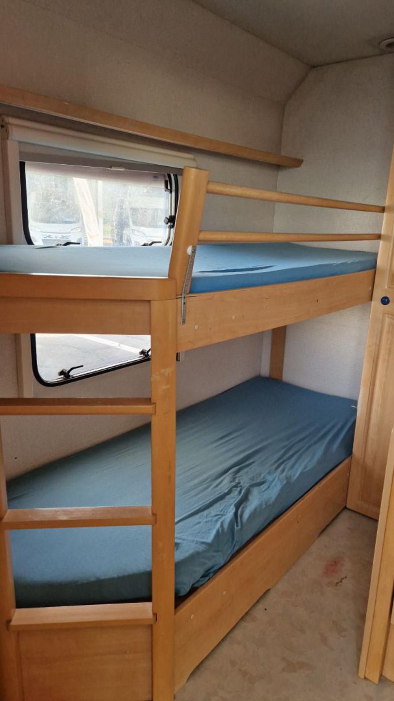 540  caravan usata FAMIGLIARE  6 p  largh 2.5