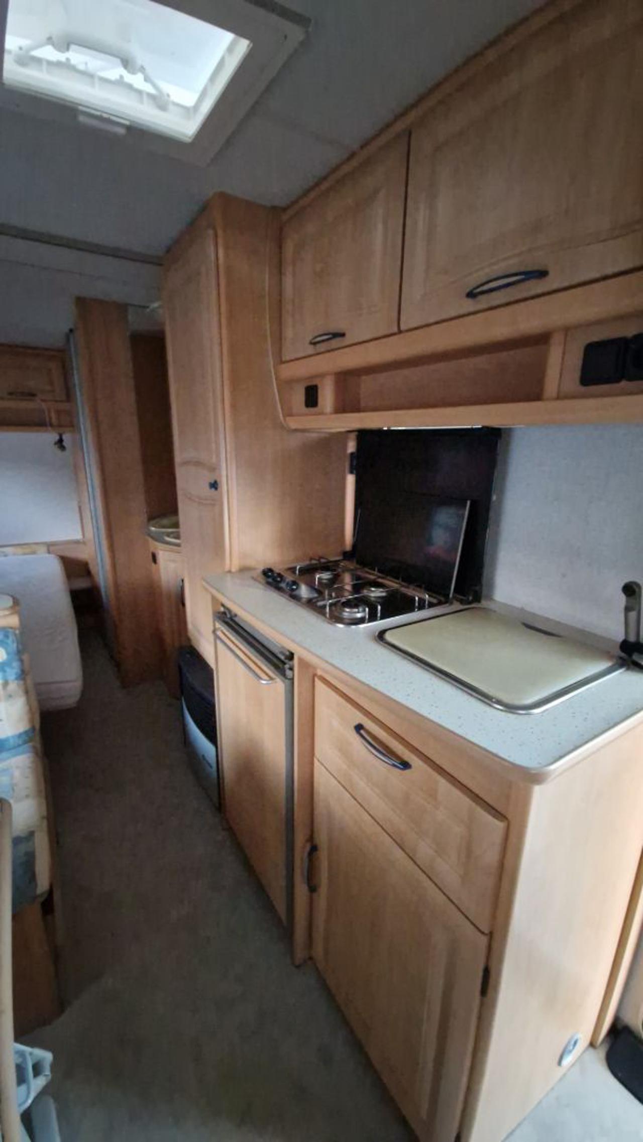 540  caravan usata FAMIGLIARE  6 p  largh 2.5