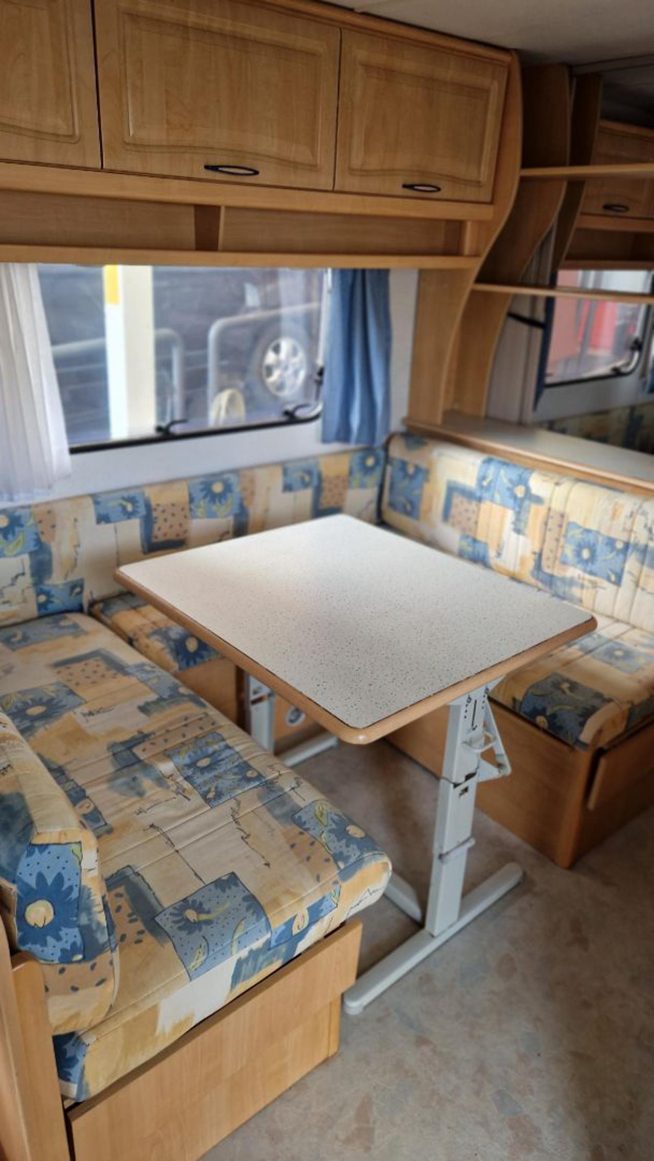 540  caravan usata FAMIGLIARE  6 p  largh 2.5