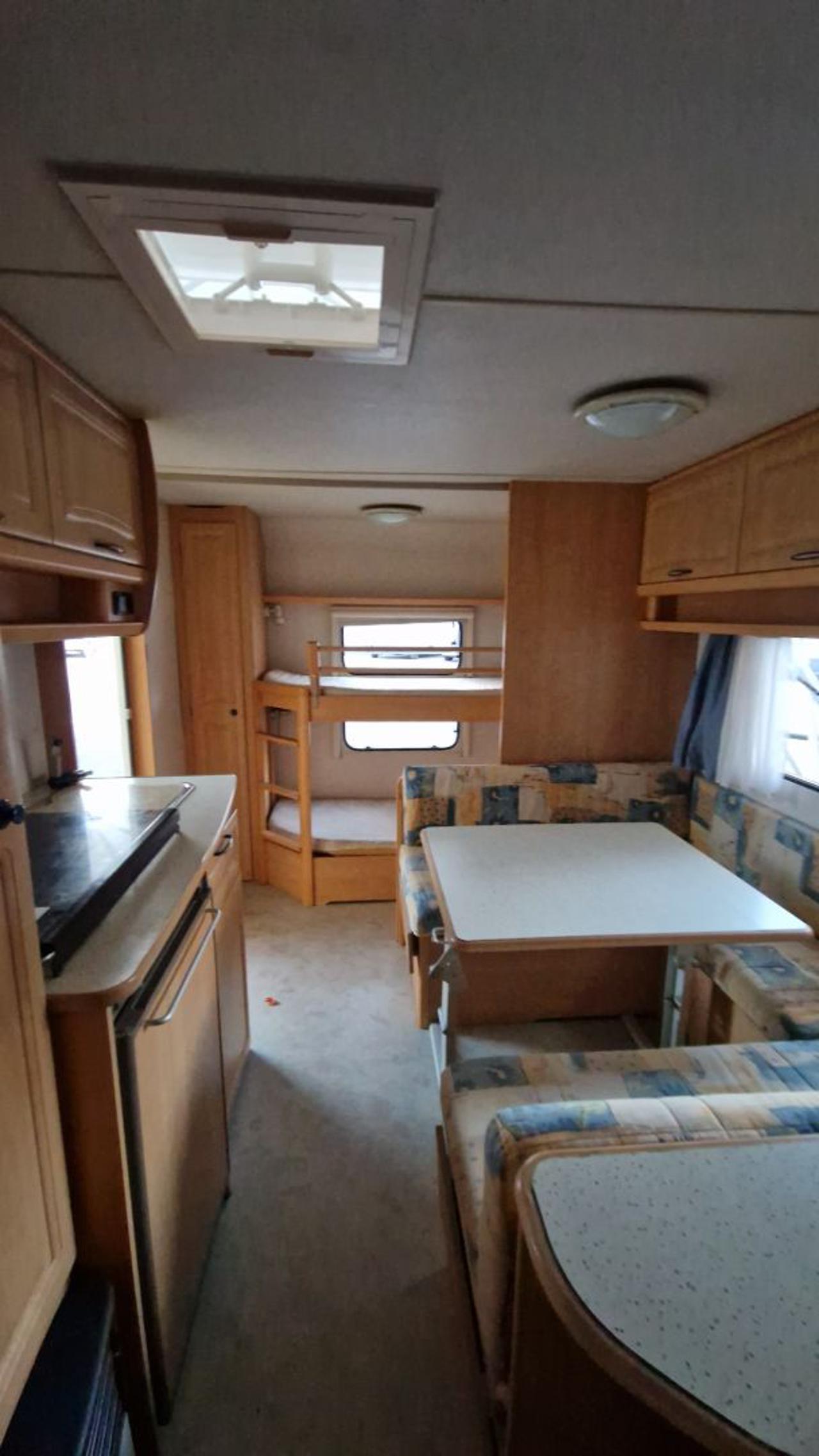 540  caravan usata FAMIGLIARE  6 p  largh 2.5