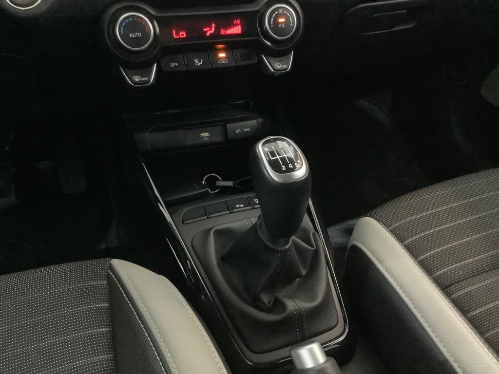 KIA Stonic 1.0 T-GDi 100 CV MHEV MT Black Edition - 8