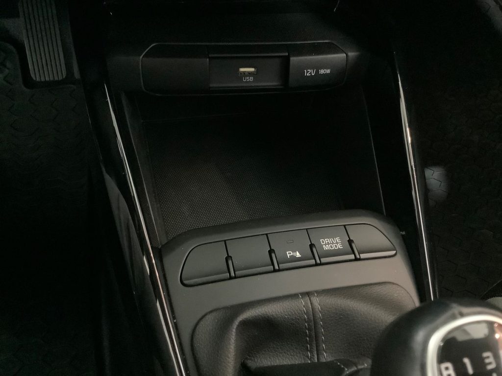 KIA Stonic 1.0 T-GDi 100 CV MHEV MT Black Edition - 23