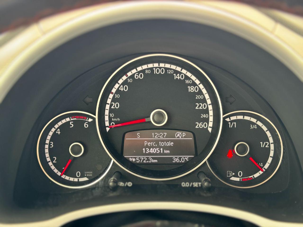 VOLKSWAGEN Maggiolino Cabrio 2.0 TDI DSG R-Line - 28