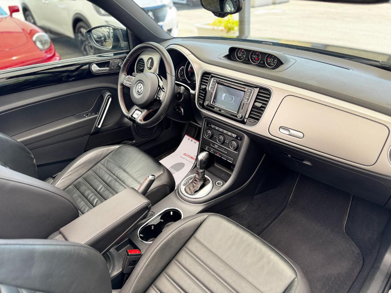 VOLKSWAGEN Maggiolino Cabrio 2.0 TDI DSG R-Line - 10