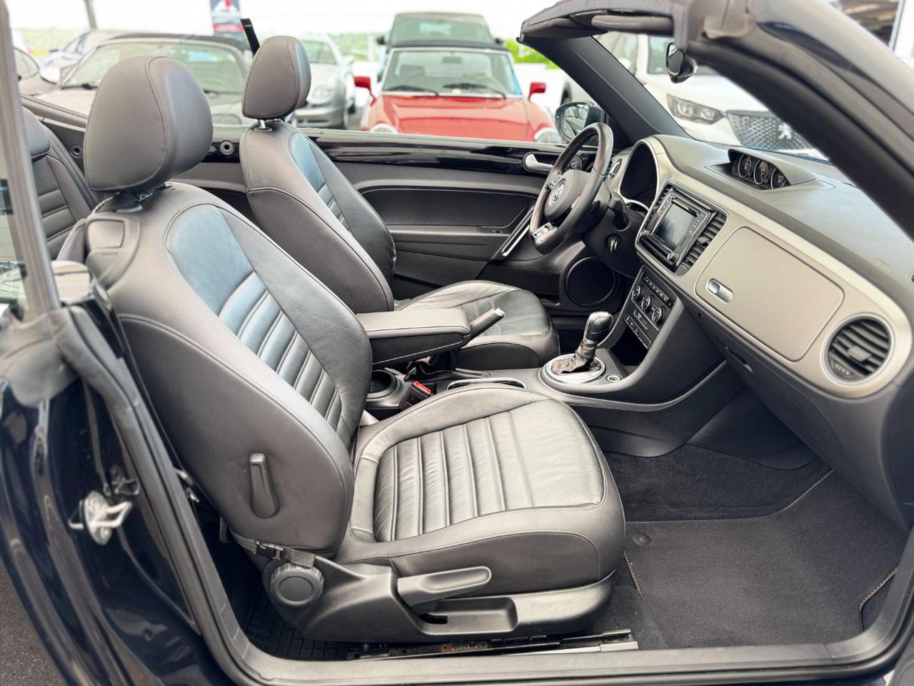 VOLKSWAGEN Maggiolino Cabrio 2.0 TDI DSG R-Line - 11