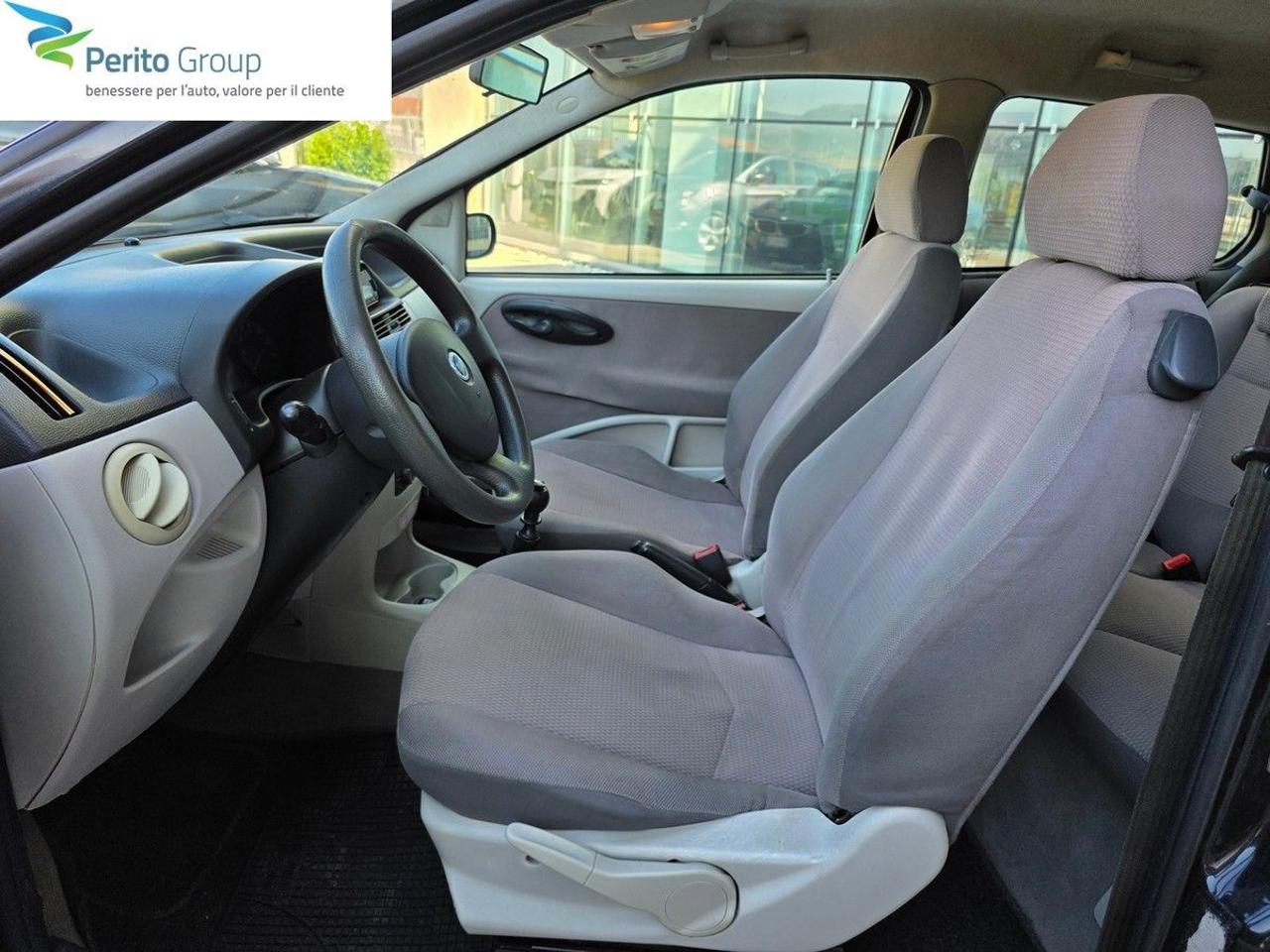 FIAT Punto 1.2 16V 3 porte Emotion - 10