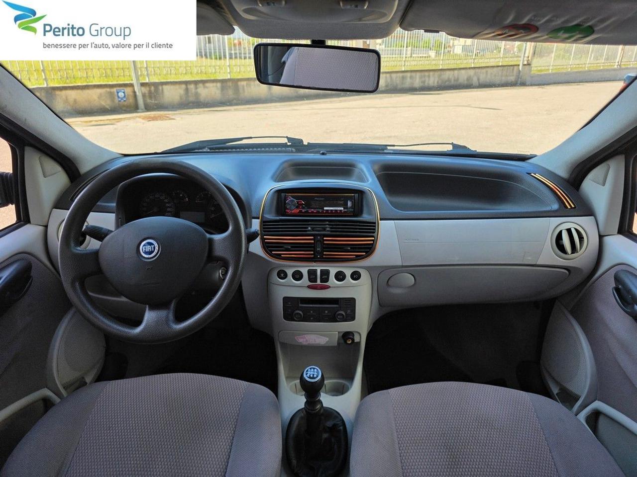 FIAT Punto 1.2 16V 3 porte Emotion - 11