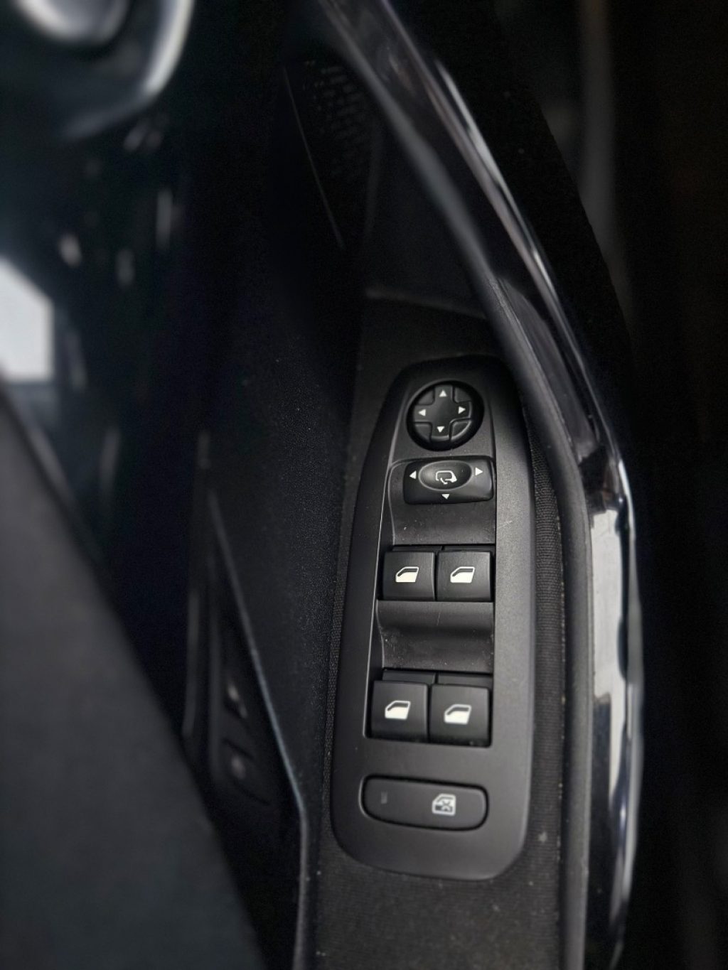 PEUGEOT 208 1° serie PureTech 82 5 porte Allure - 18