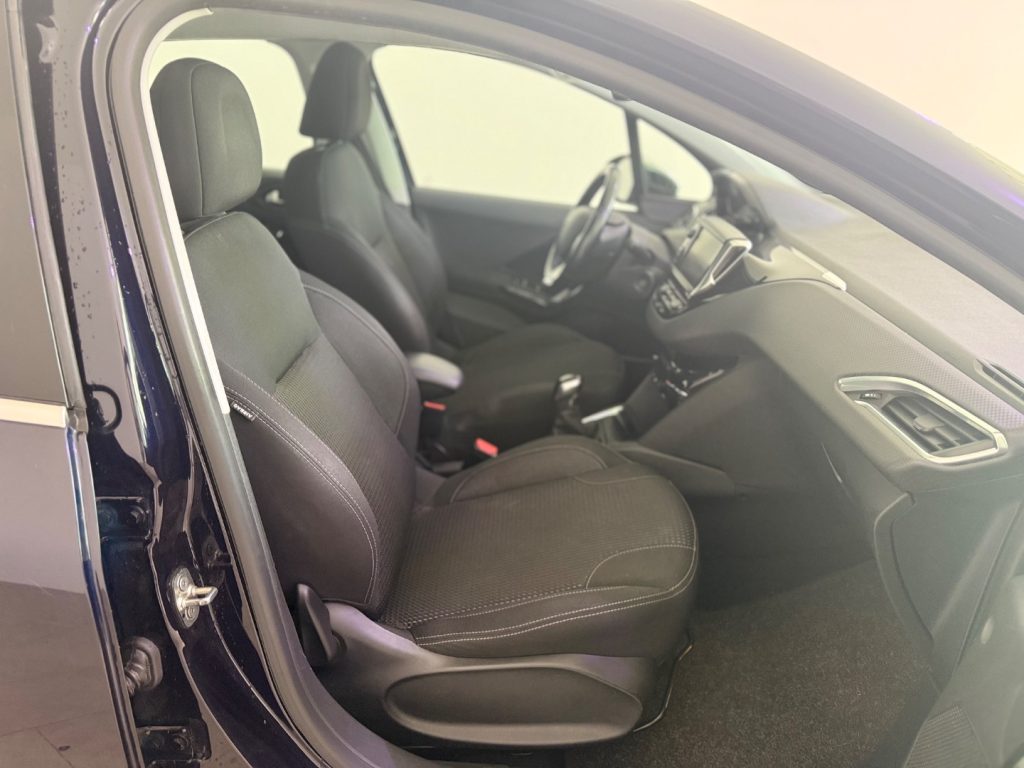 PEUGEOT 208 1° serie PureTech 82 5 porte Allure - 9