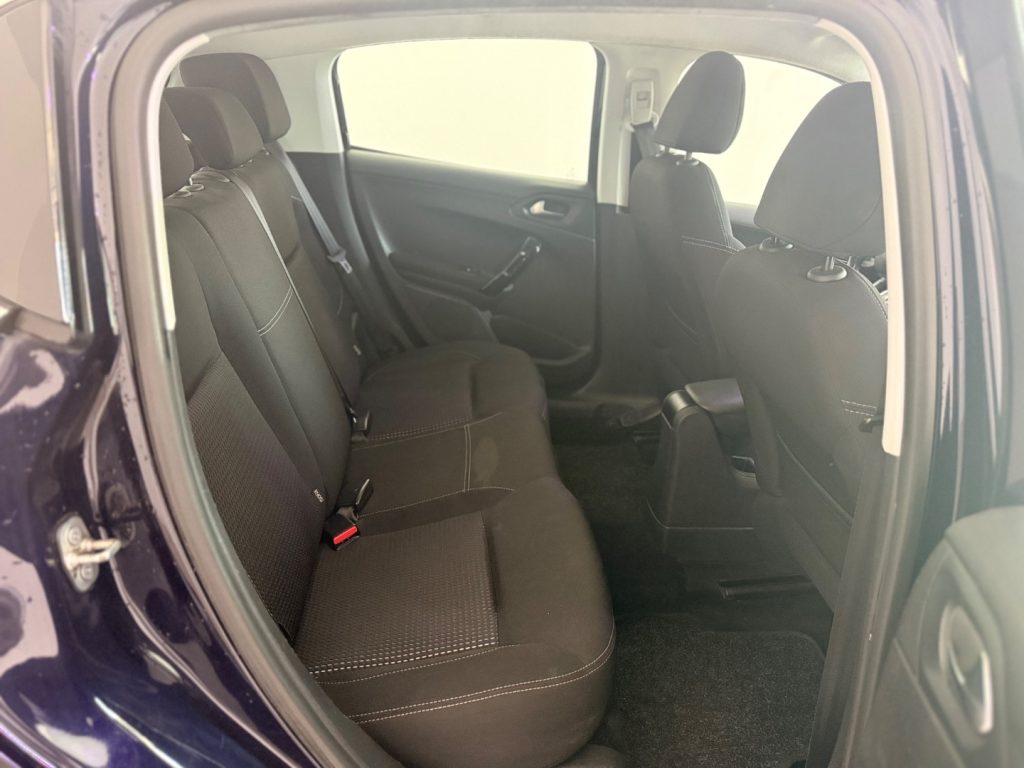 PEUGEOT 208 1° serie PureTech 82 5 porte Allure - 10