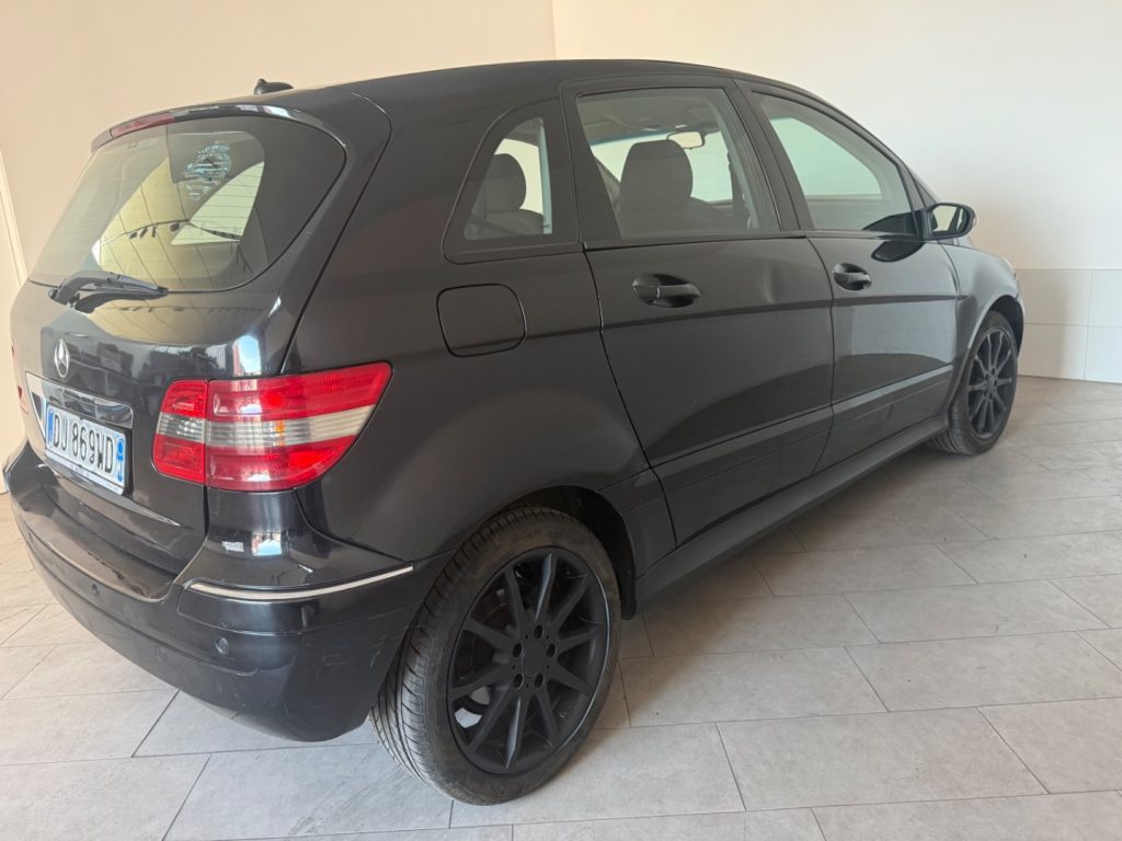 MERCEDES-BENZ B 150 Sport - 6